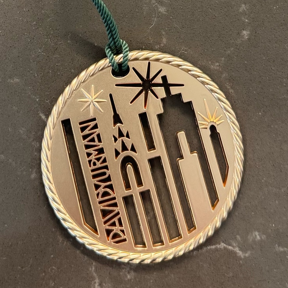 David Yurman Gold Skyline Ornament - Picture 3 of 8